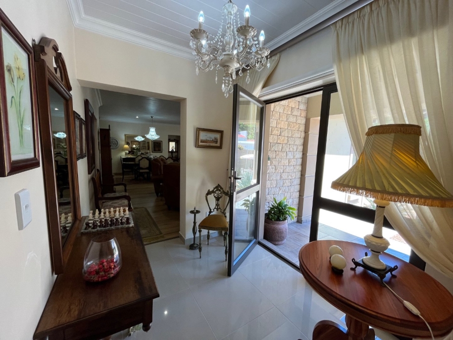 3 Bedroom Property for Sale in Outeniqua Strand Western Cape